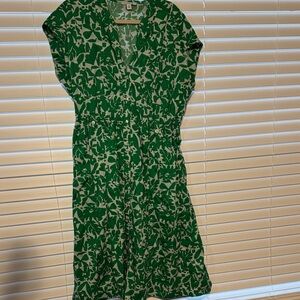 Elegant Green Leaf Pattern Midi Dress